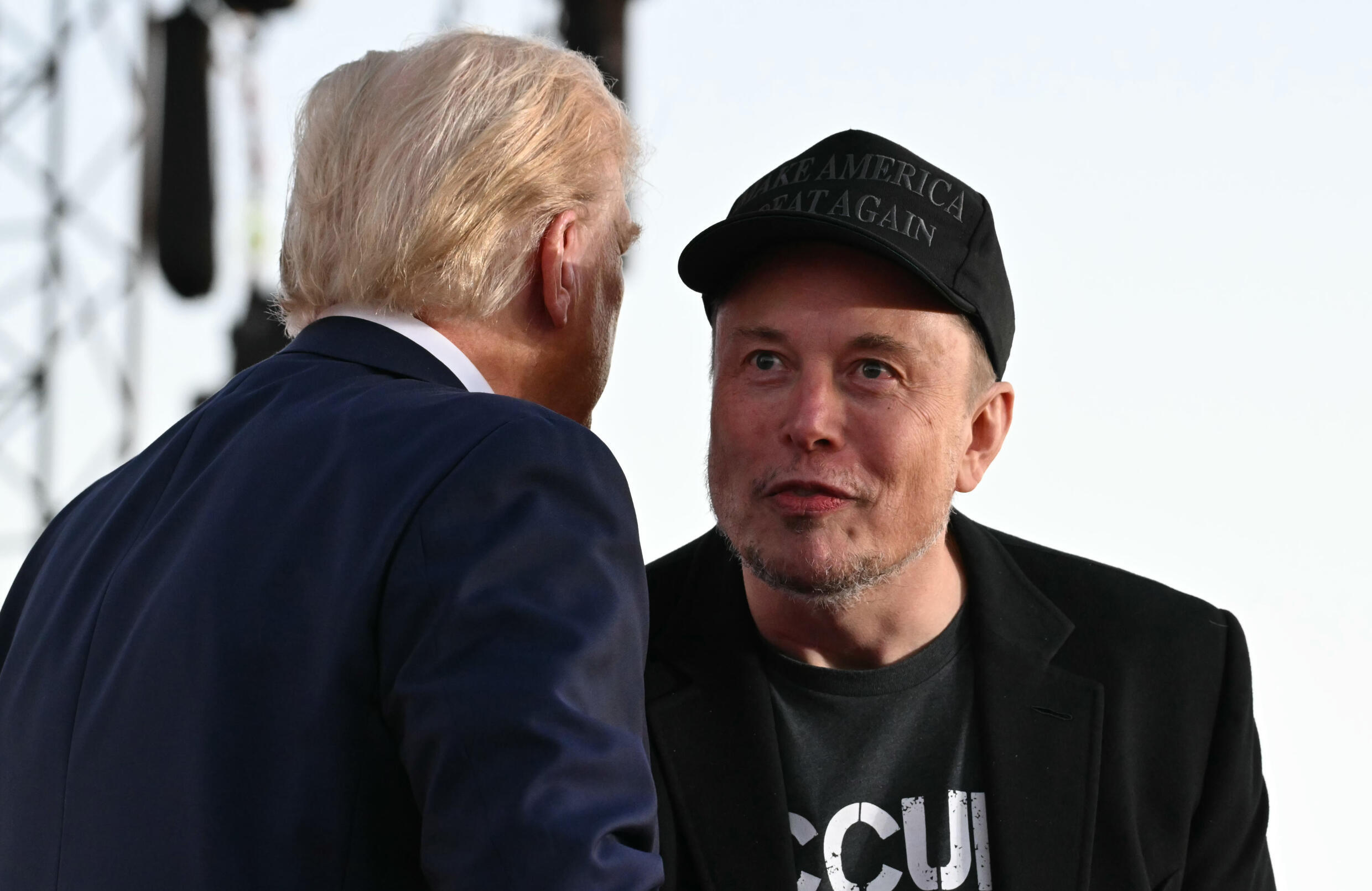Elon Musk et Donald Trump lors d'un meeting du républicain à Butler (Pennsylvanie), le 5 octobre 2024.