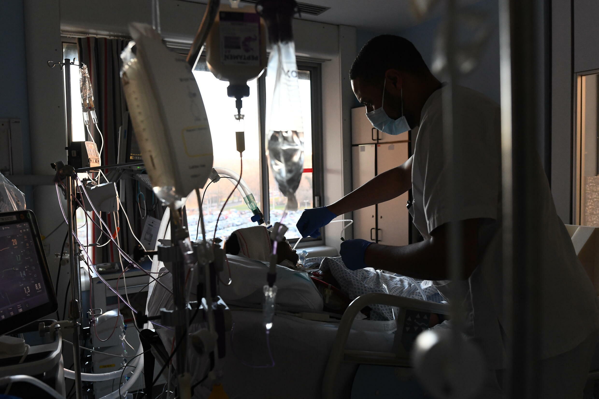 La moyenne quotidienne de 8 300 infections au cours de la semaine dernière représente une diminution d'un tiers par rapport à la semaine précédente