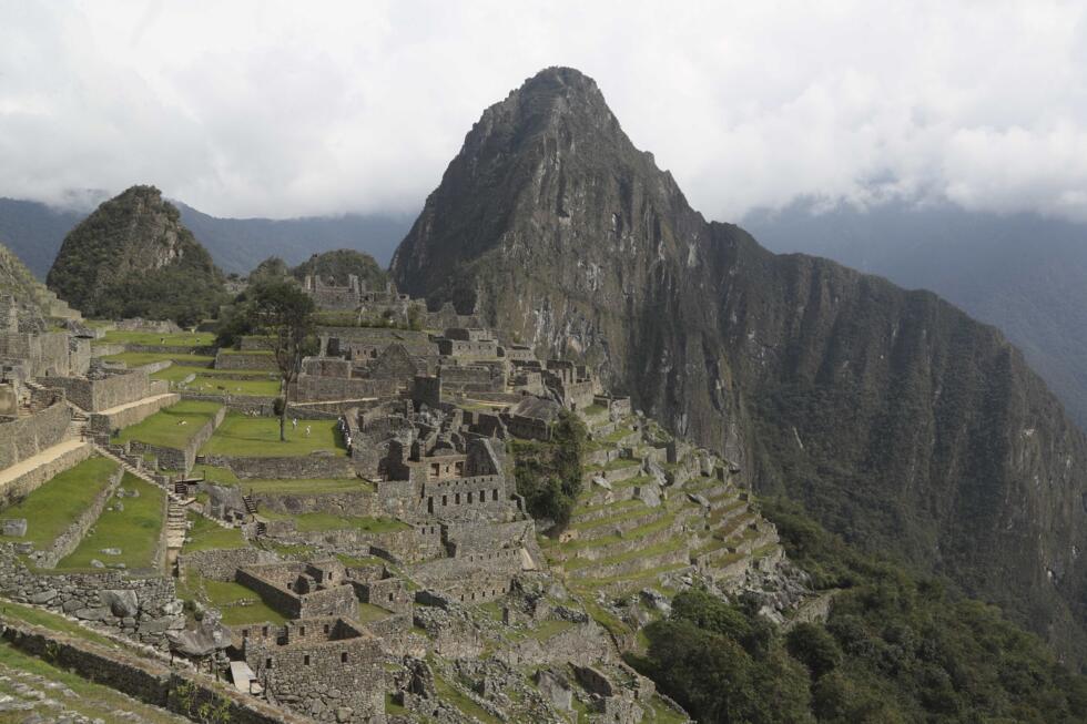 ARCHIVO - El sitio arqueológico de Machu Picchu en el departamento de Cusco, Perú, el 27 de octubre de 2020.