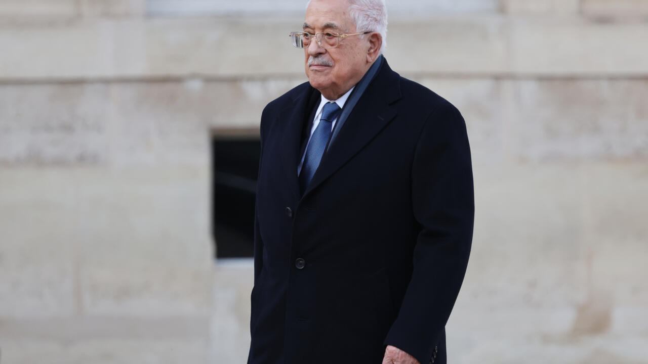 عباس يَعِد فرنسا بتسليم سريع لموقوف في قضية هجوم شارع روزييه عام 1982