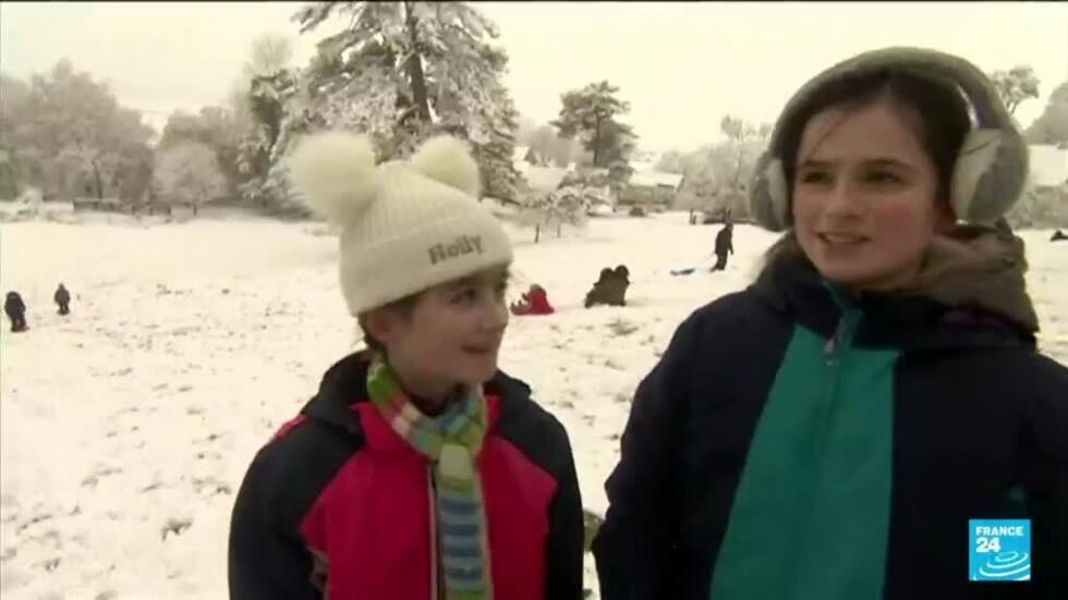 Heavy snow disrupts UK travel, two coal plants on standby France 24