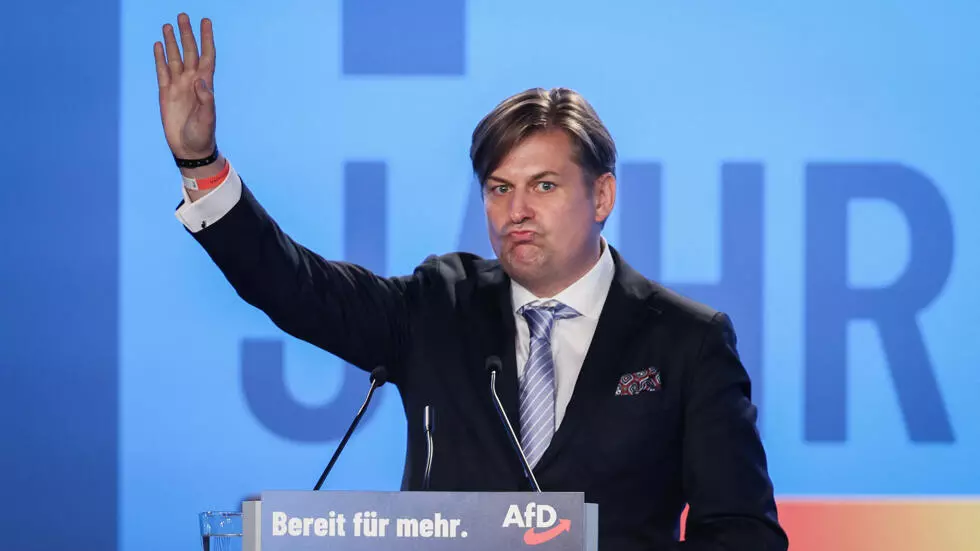 Um, who does this German far-right politician look like? 🤮