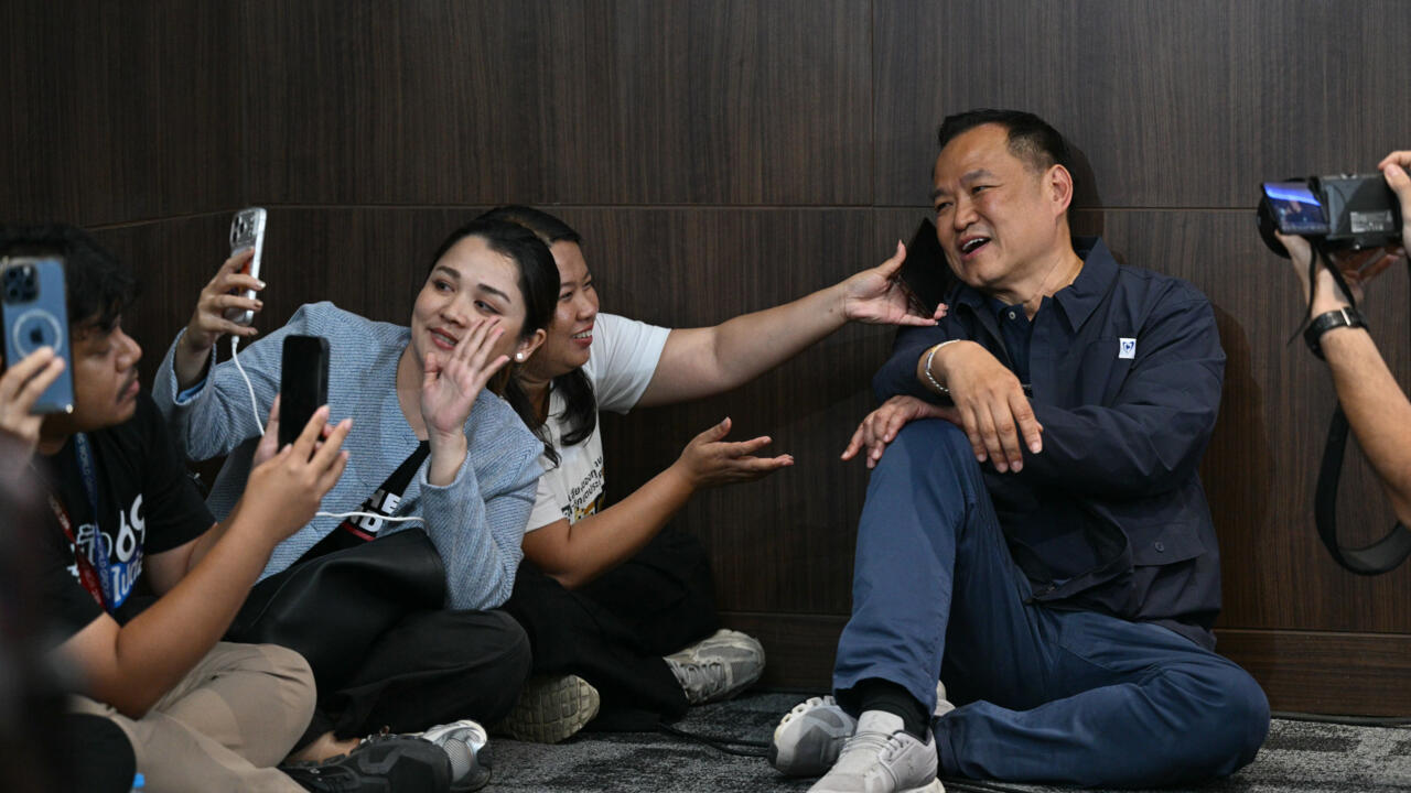 بدء محادثات لتشكيل ائتلاف حكومي في تايلاند بعد فوز المحافظين في الانتخابات