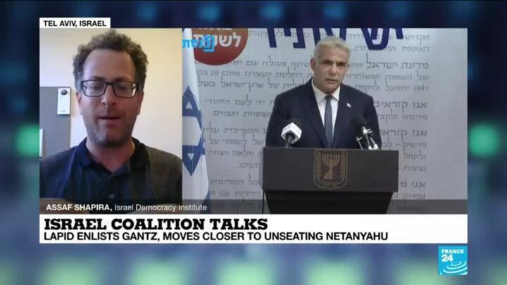 Israel coalition talks: opposition leader has until midnight to form government