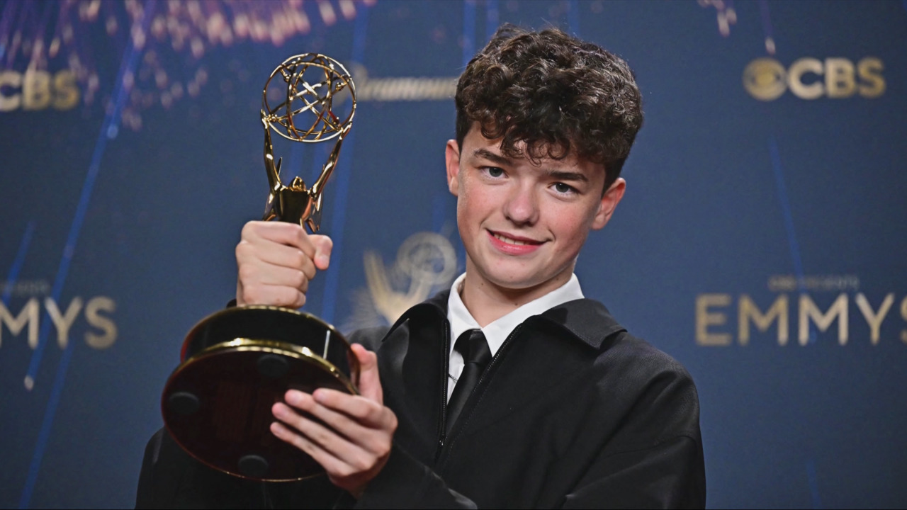Emmy Awards 2025 : triomphe de la série "Adolescence" et du prodige Owen Cooper