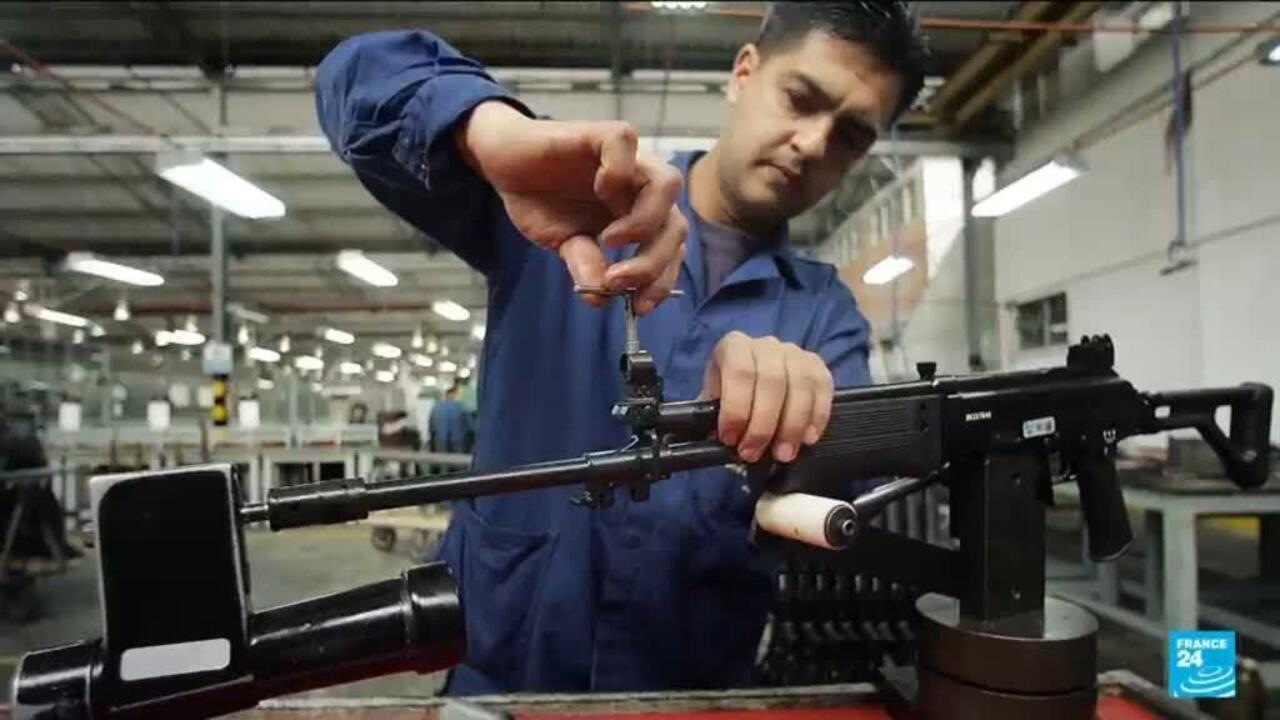 Colombia manufactures first rifles to replace Israeli weapons