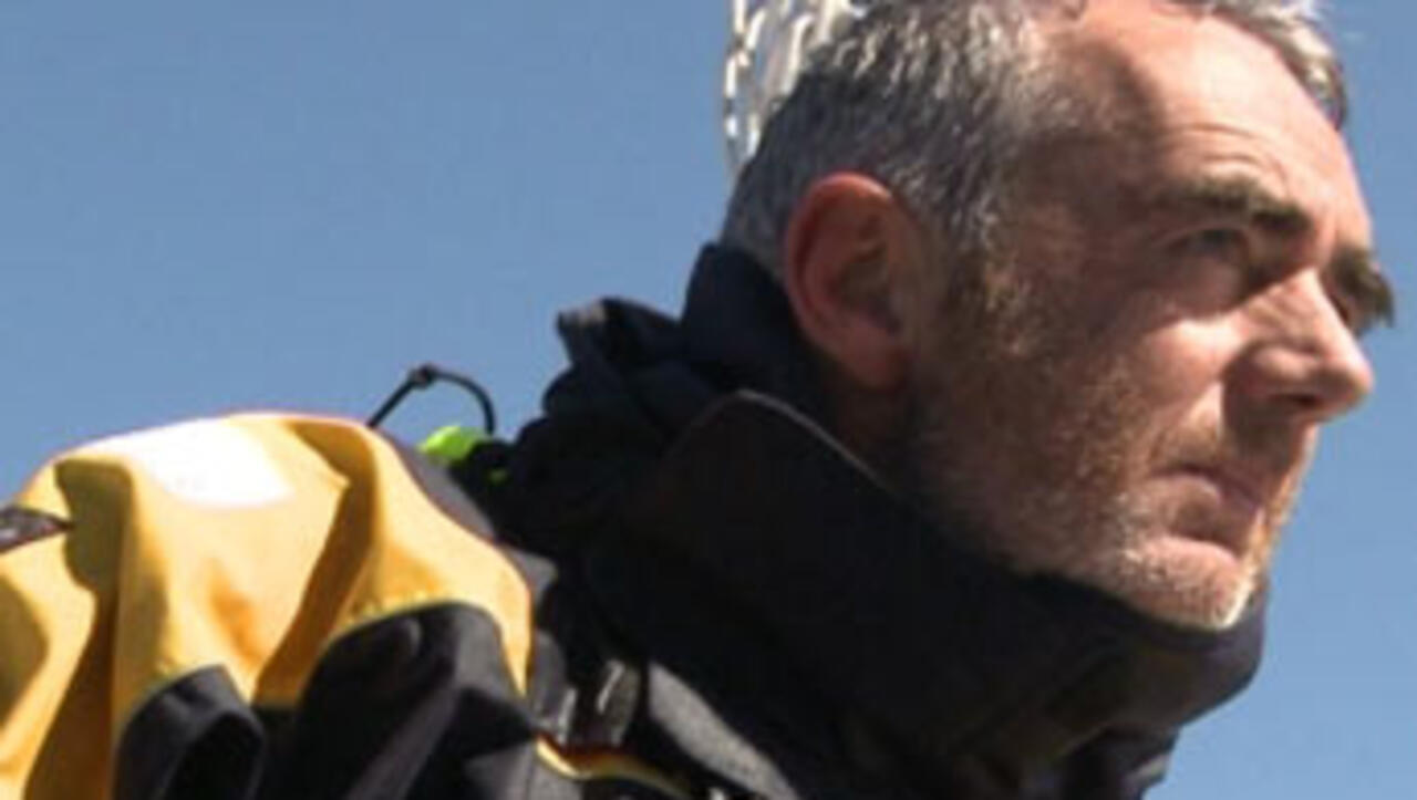 Loïck Peyron (GitanaEighty) leads the race