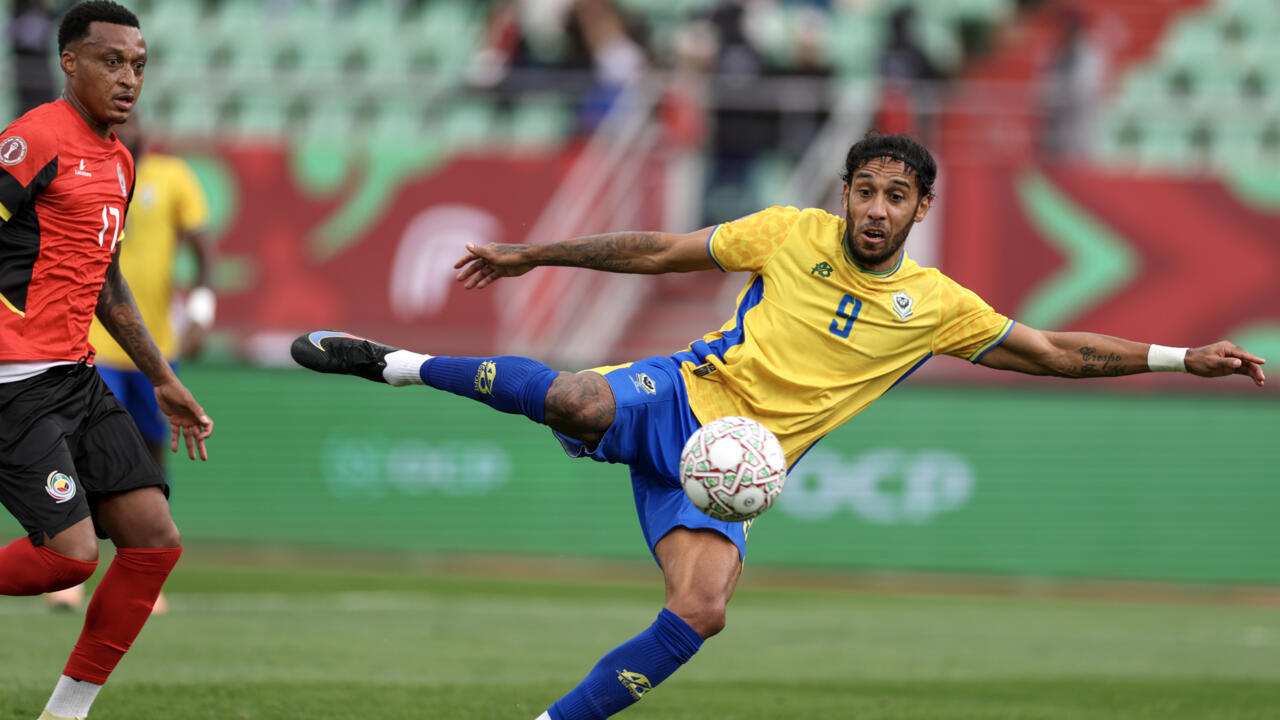 أمم إفريقيا: الحكومة الغابونية تعلّق نشاط المنتخب الوطني وتحل الجهاز الفني وتوقف أوباميانغ