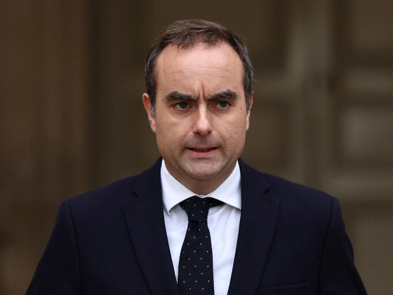 Après cinq jours de crise, Sébastien Lecornu finalement reconduit ...