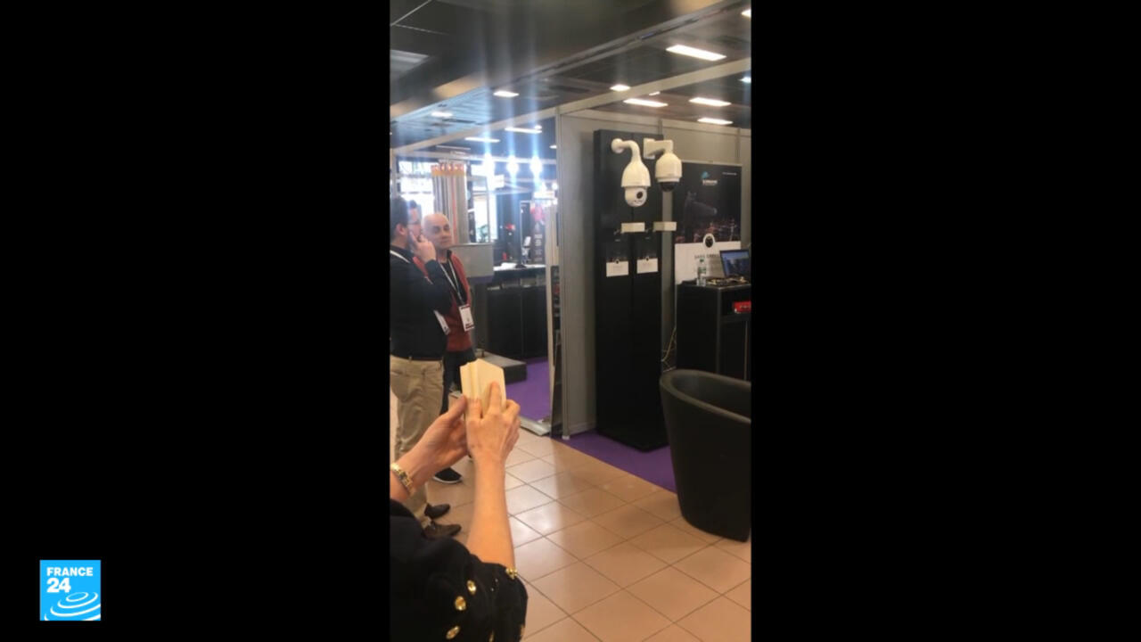 تقنيات لمراقبة المتاحف تعتمد على الذكاء الاصطناعي لم يتم اعتمادها في مُتحف اللوفر، لماذا؟