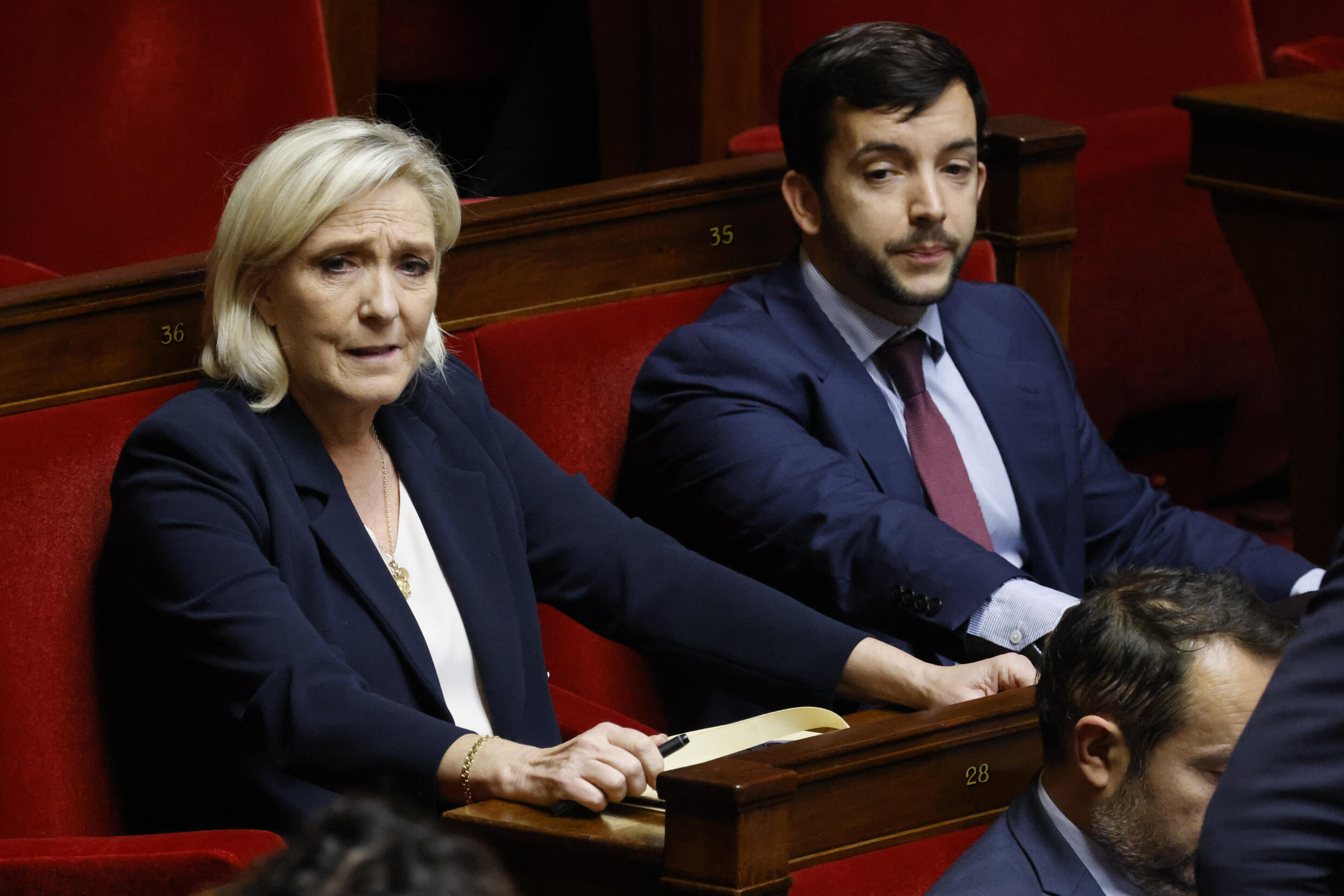 Marine Le Pen, présidente du groupe parlementaire du Rassemblement national (RN), et Jean-Philippe Tanguy, député RN, à l'Assemblée nationale, le 22 octobre 2024 à Paris.