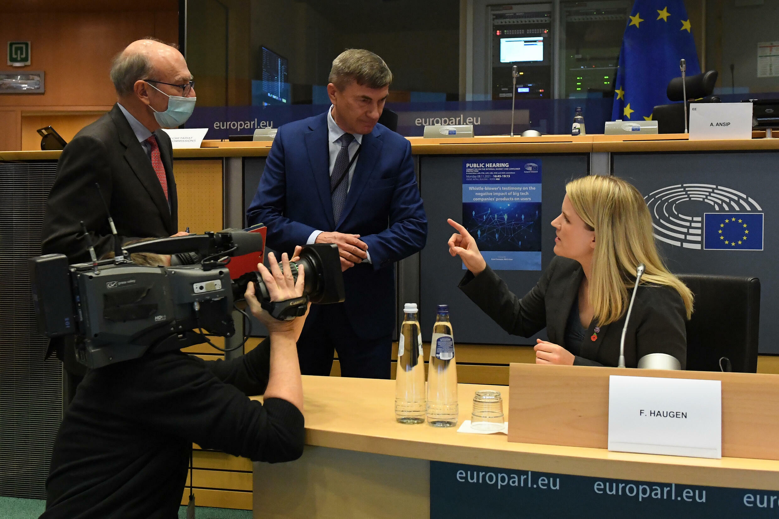 Bien qu'il essaie d'influencer la législation en Europe, la croyance de Haugen dans la réglementation est limitée