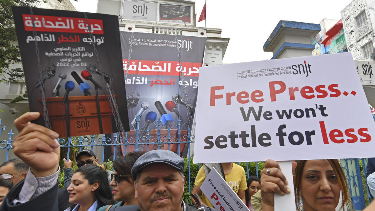 تونس: أكثر من ألفي شخص يتظاهرون دفاعا عن الحريات وللمطالبة بتحسين الأوضاع الاقتصادية