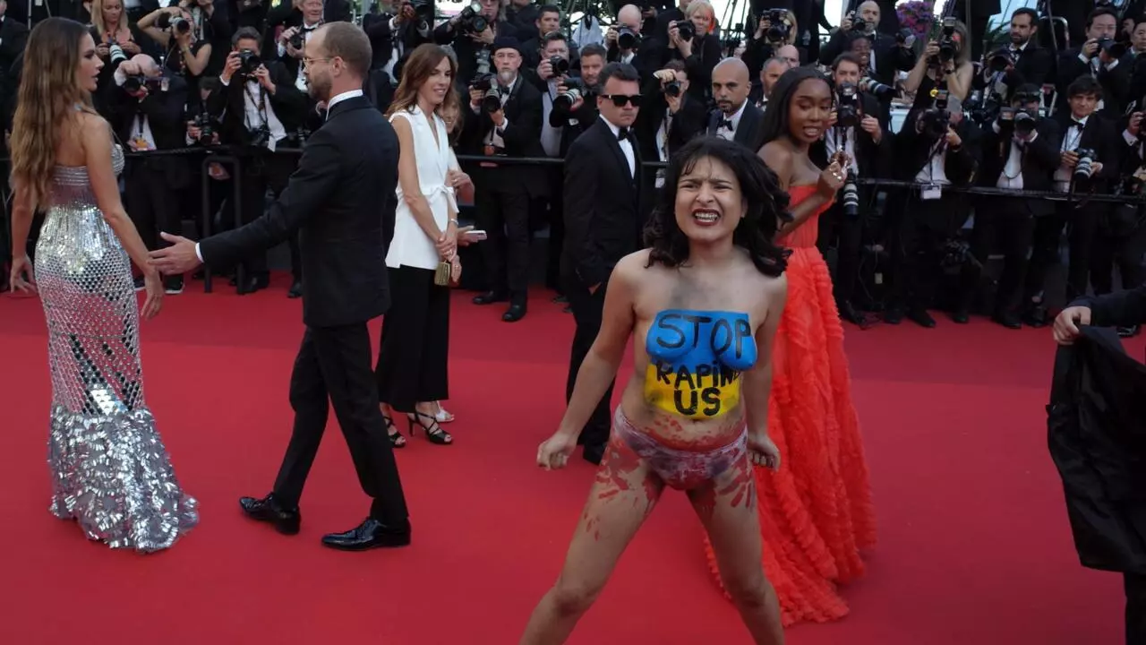Unlike CNN, FRANCE 24 and DEEP MINK don’t censor topless Cannes protest 👍