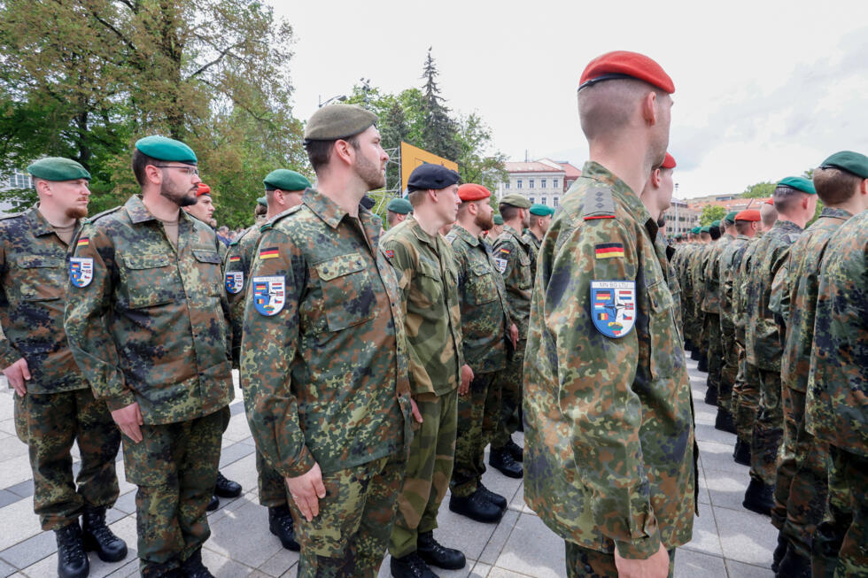 Des soldats allemands lors d'une cérémonie à Vilnius le 22 mai
