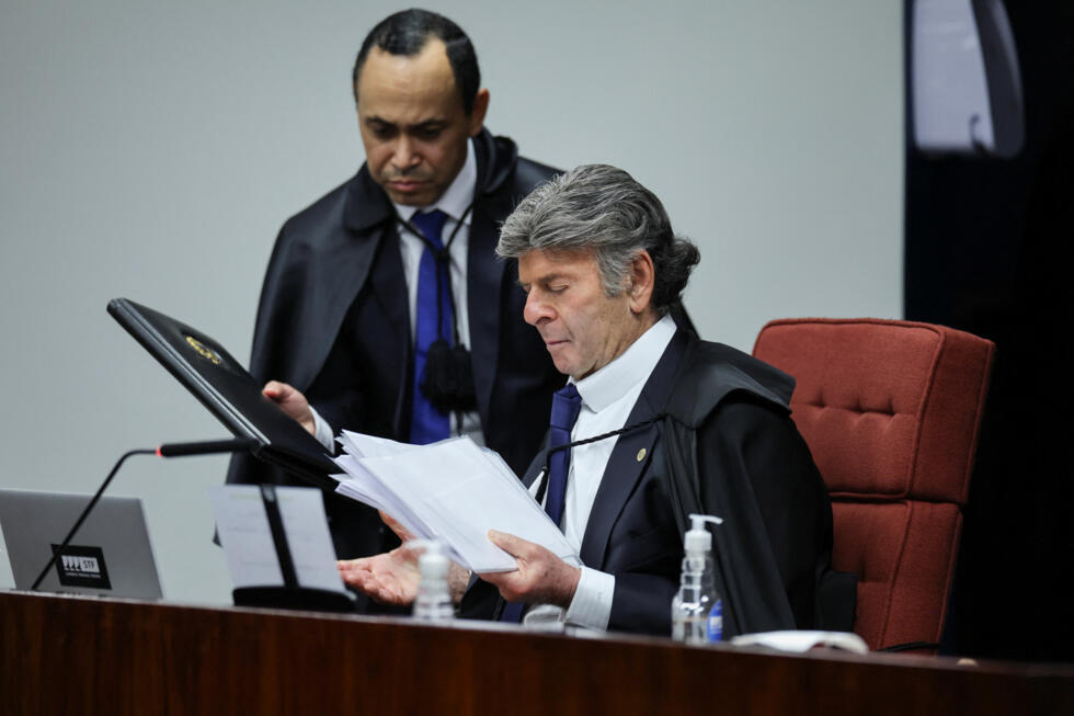 El juez de la Corte Suprema de Brasil, Luiz Fux, asiste a una sesión durante la fase final del juicio al expresidente brasileño Jair Bolsonaro, en Brasilia, Brasil, el 11 de septiembre de 2025.