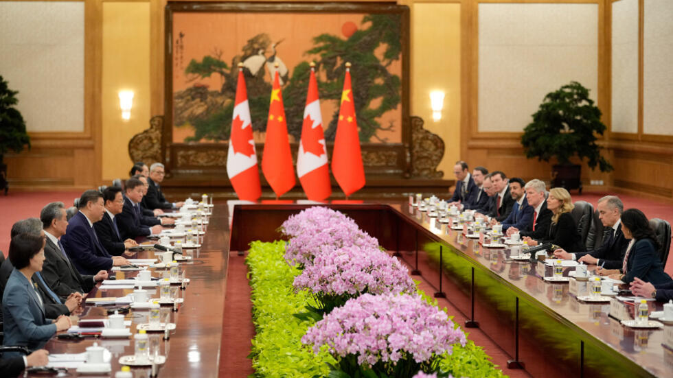 El presidente chino Xi Jinping se reúne con el primer ministro canadiense Mark Carney en el Gran Palacio del Pueblo de Beijing, el 16 de enero de 2026.