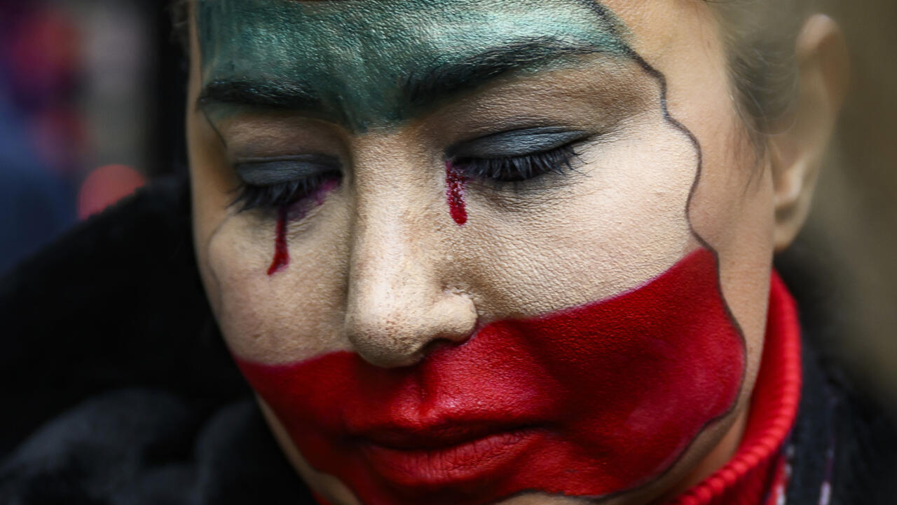 منظمات حقوقية تتهم إيران بابتزاز عائلات قتلى الاحتجاجات لتسليم الجثامين