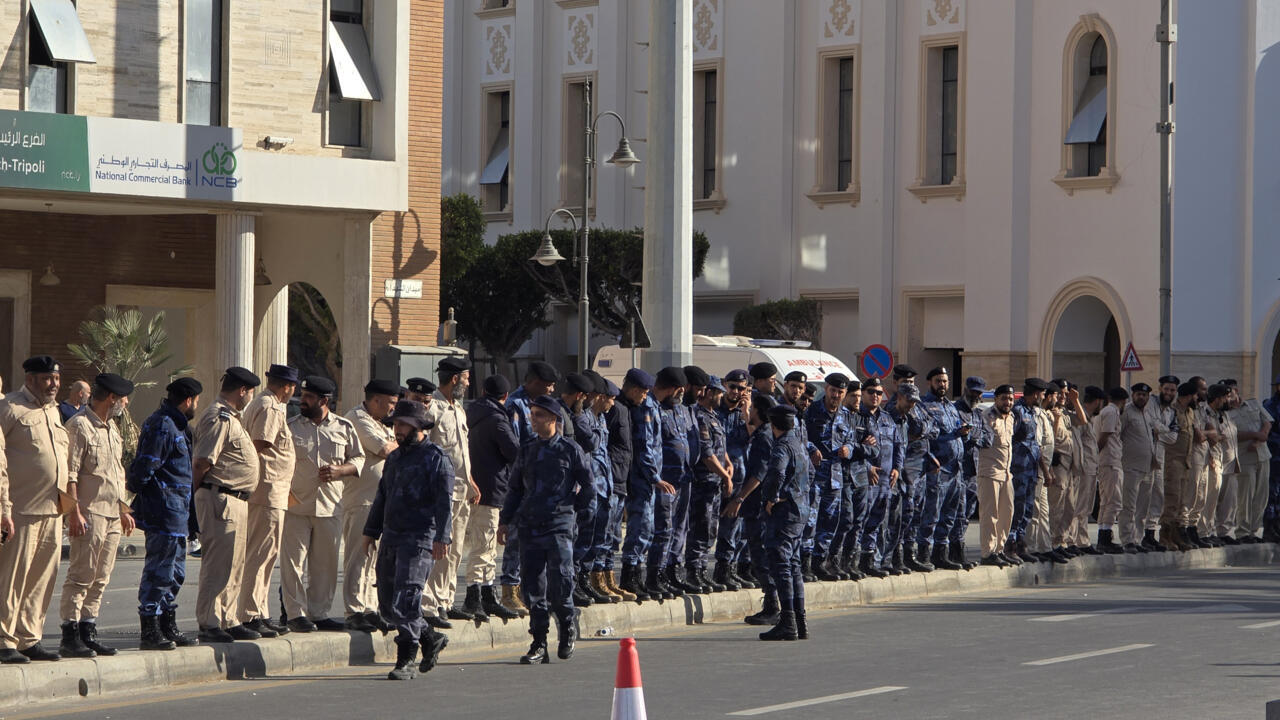 اتفاق مبدئي بين الحكومة الليبية وفصيل مسلح لإنهاء أشهر من التوتر (إعلام)