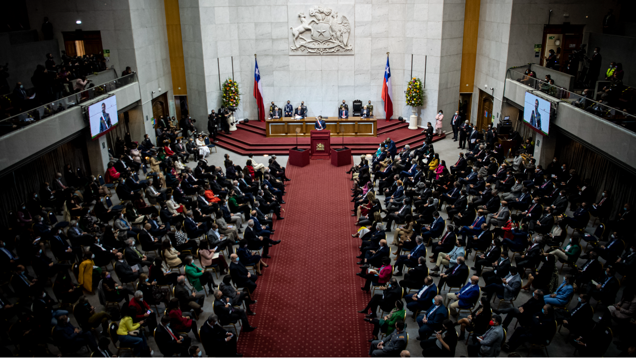 Archivo-El presidente de Chile, Gabriel Boric se dirige al país en su primer mensaje anual del Estado de la Nación, en el Congreso, en Valparaíso, Chile, el 1 de junio de 2022.