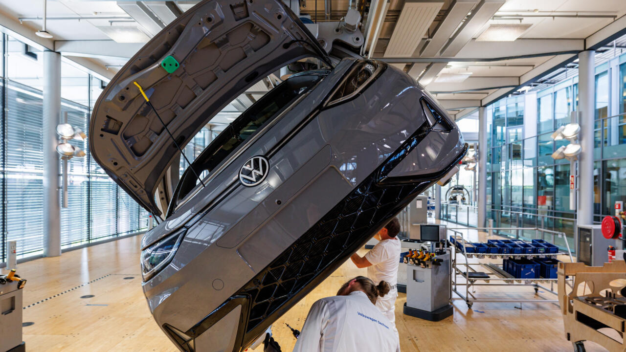 انتعاش حذر في سوق السيارات الألماني مدفوعا بصعود المركبات الكهربائية