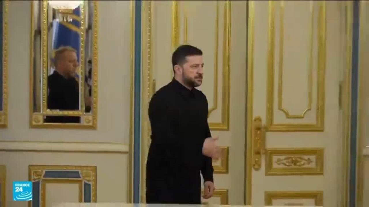 زيلينسكي يبدي استعداد أوكرانيا لمحادثات سلام لكن دون التنازل عن أراضيها