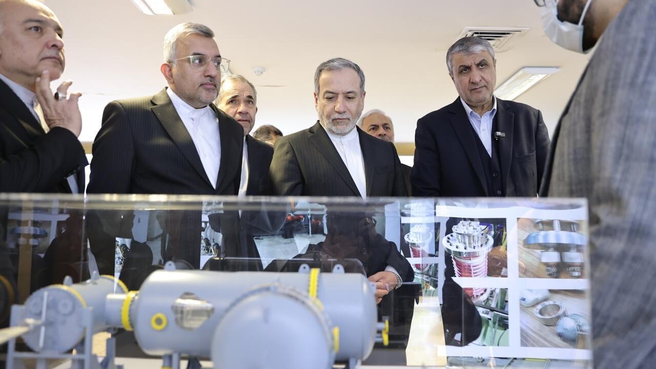 وكالة الطاقة الذرية تطالب إيران بتعاون "كامل وفوري" حول برنامجها النووي وطهران تنتقد القرار