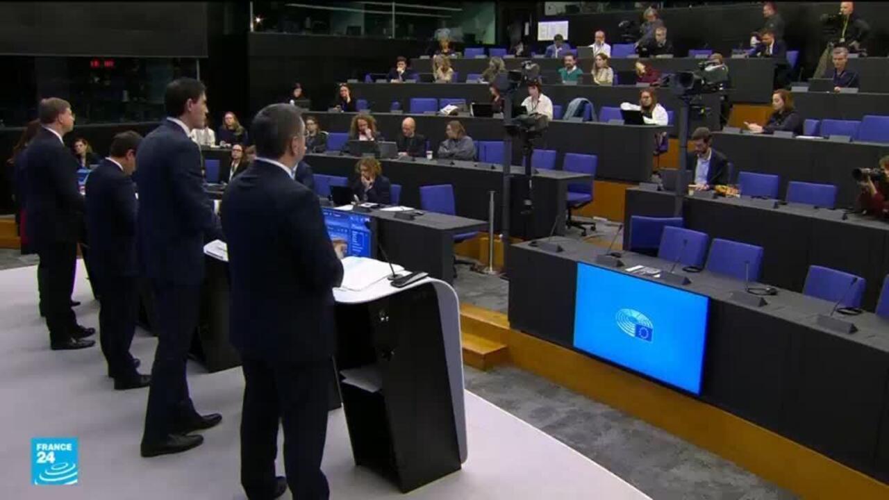 بضغط من المصنّعين.. الاتحاد الأوروبي يتراجع عن التحول الكامل إلى السيارات الكهربائية بحلول 2035