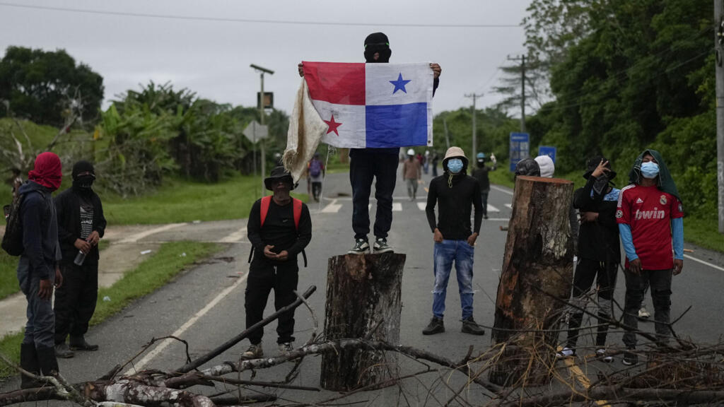 Panamá impone "estado de urgencia" y corta internet en Bocas del Toro en medio de ola de protestas