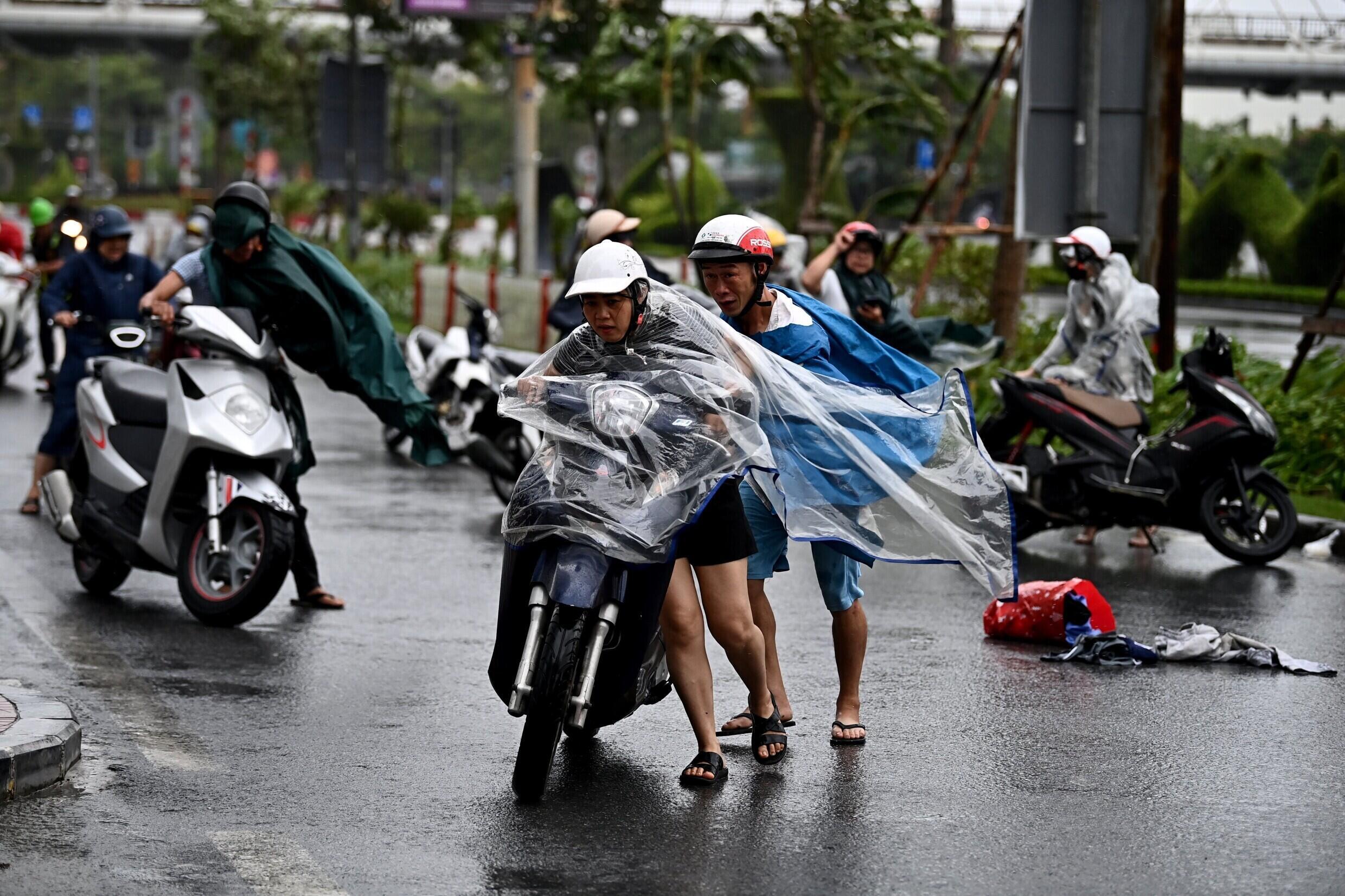 Vent violent du typhon Yagi à Hai Phong, le 7 septembre 2024 au Vietnam