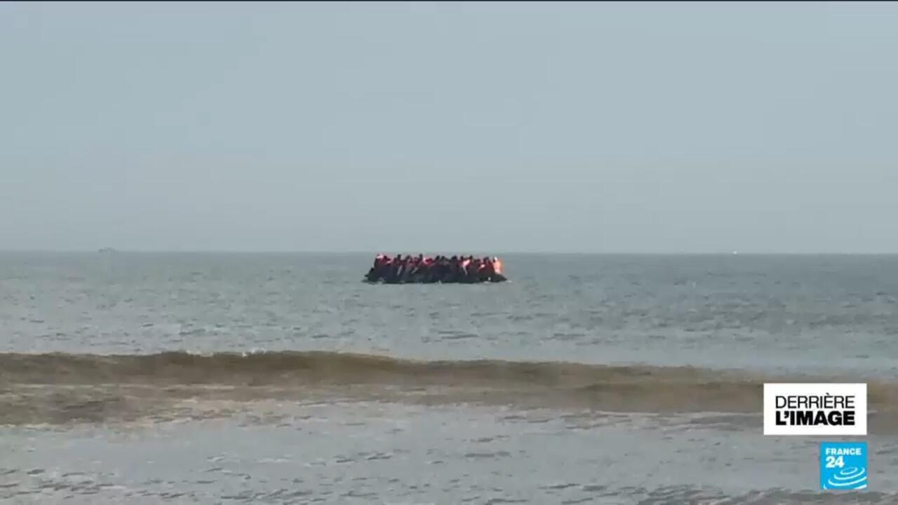 Un bateau de migrants tente de rejoindre l'Angleterre depuis les côtes françaises.