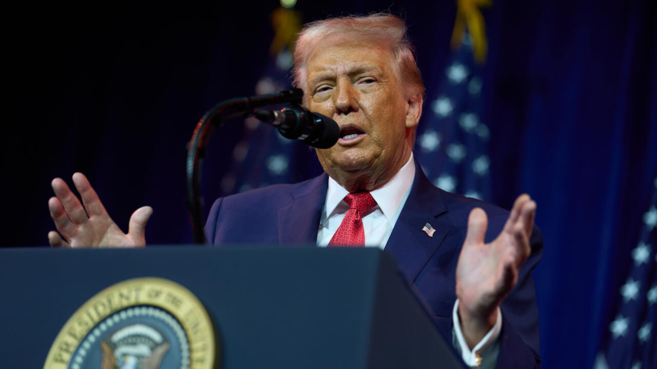 ترامب يجري اتصالا بنظيره الكولومبي ويكشف عن لقاء قريب بينهما في البيت الأبيض