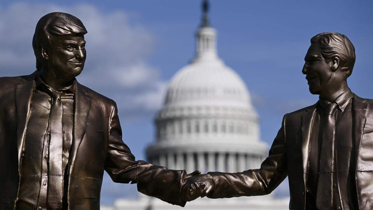 ترامب يوقّع مشروع قانون نشر وثائق إبستين