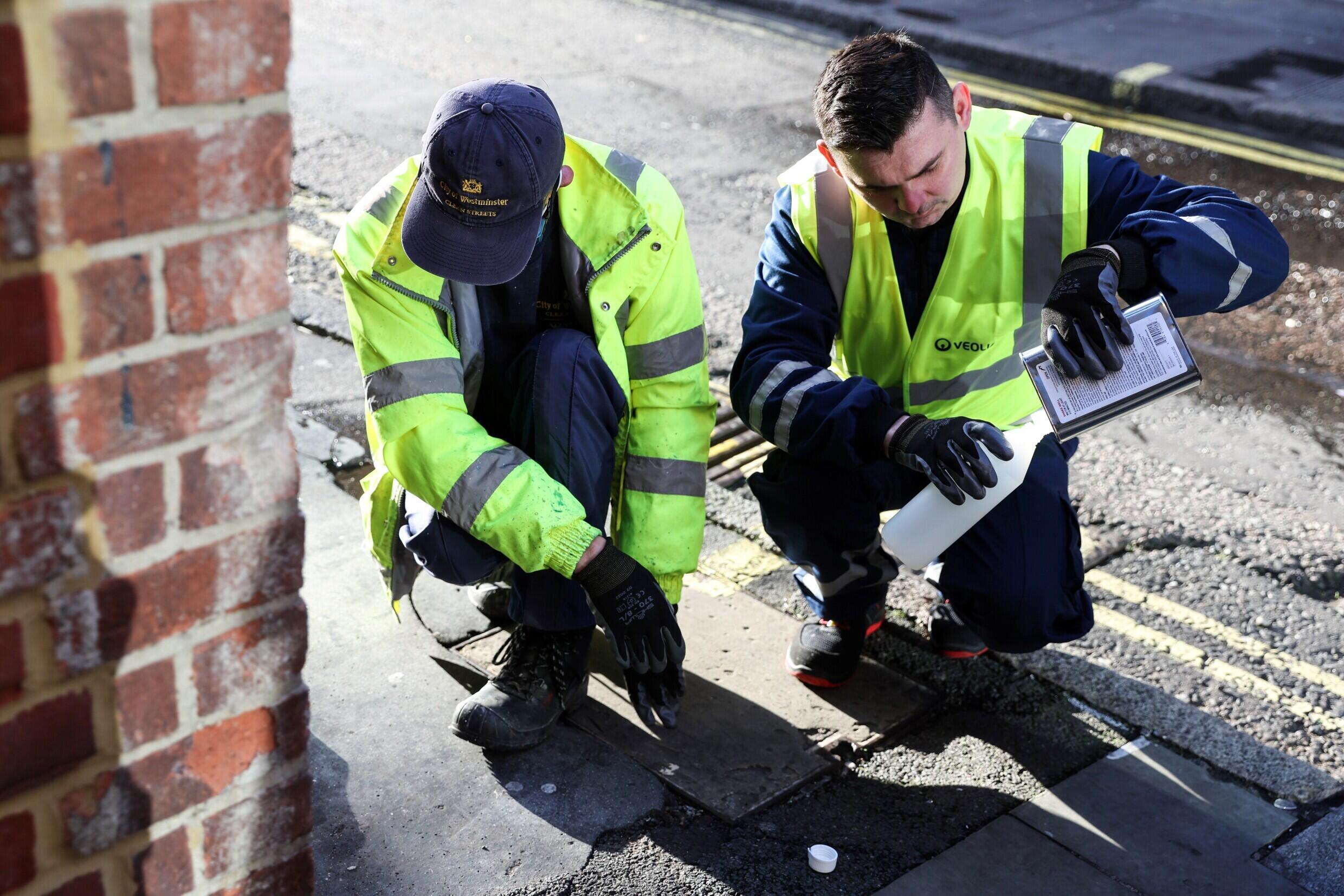 La résistance se présente sous la forme d'un fluide imperméabilisant spécial qui est pulvérisé sur les murs