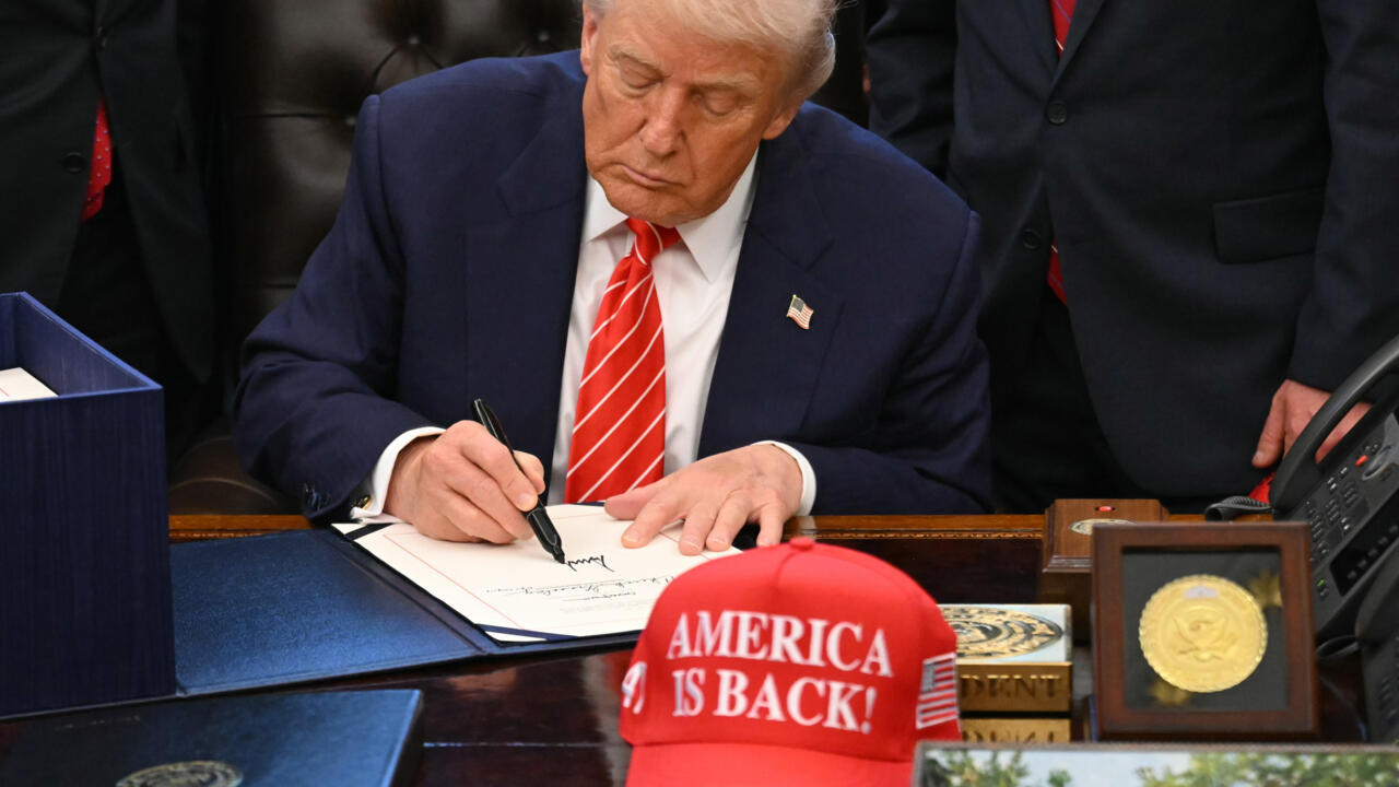 ترامب يوقع مشروع قانون الإنفاق الذي ينهي إغلاق الحكومة الأميركية