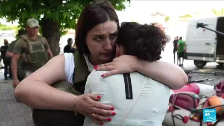 Kherson residents flee after collapsed Kakhovka dam floods homes