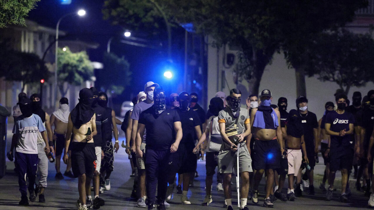 إسبانيا: قادة الجالية المغربية في توري باتشيكو يدعون للتهدئة بعد اشتباكات مع اليمين المتطرف