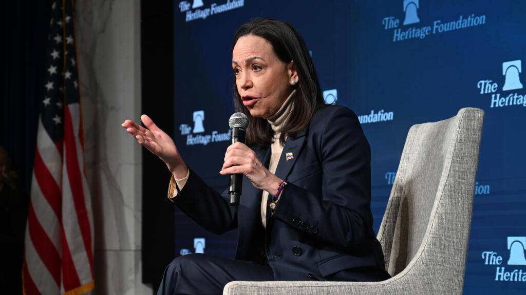 Machado dice que Venezuela ya empezó una transición y que Rodríguez cumple "órdenes" de EEUU