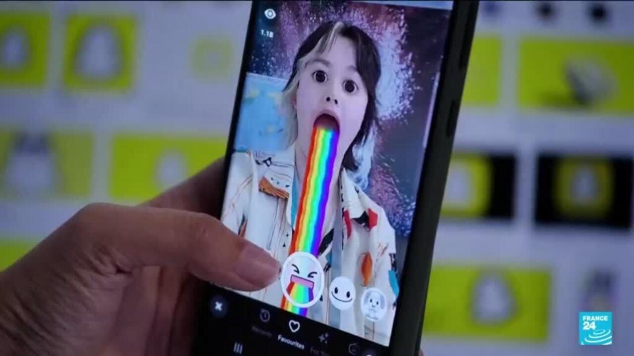  Australia launches 'landmark' bill to ban social media for children