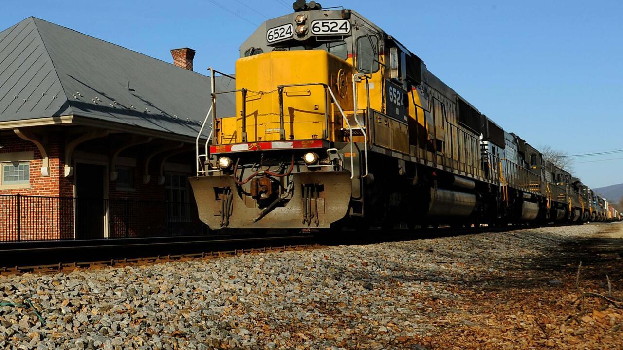 us-under-threat-of-highly-disruptive-rail-freight-strike-teller-report