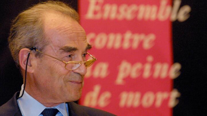 Former French Justice Minister Robert Badinter delivers a speech 21 June 2001 at the European Parliament in Strasbourg, eastern France.