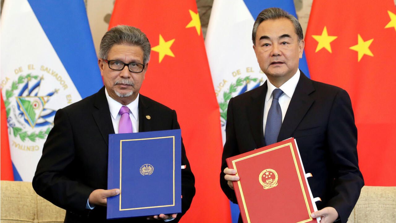 El Salvador rompió relaciones con Taiwán en favor de acercarse a China