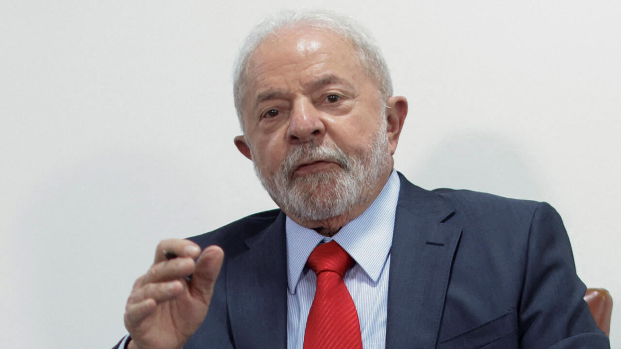 El presidente de Brasil, Luiz Inácio Lula da Silva, asiste a una reunión para firmar el paquete económico del gobierno en el Palacio de Planalto en Brasilia, Brasil, 12 de enero de 2023.