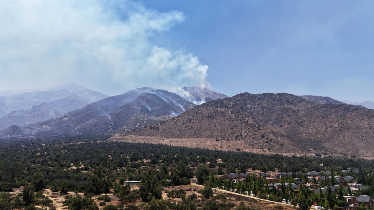 إجلاء حوالى 20 ألف شخص بسبب حرائق في جنوب تشيلي