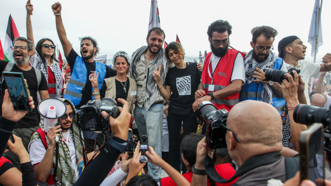 La flottille pour Gaza dit avoir été "frappée" par un drone au large de Tunis, la Tunisie dément