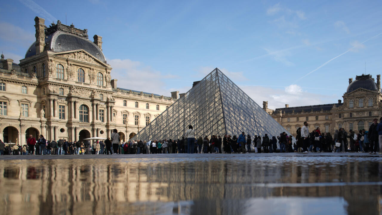 De Franse politie arresteert twee medewerkers van het Louvre-museum wegens ‘grootschalige’ ticketfraude
