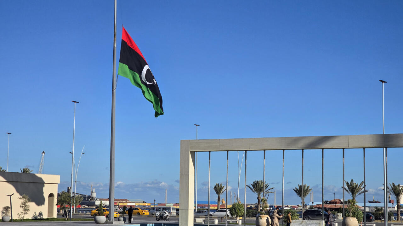 الليبيون يتّحدون في حزنهم على مقتل قائد أركان الجيش في تحطم طائرة