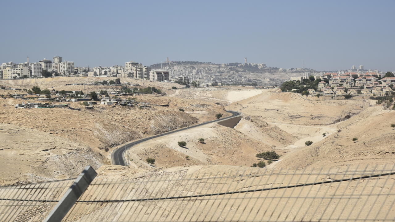 ما مصير الدولة الفلسطينية ومسار السلام بعد موافقة الكنيست المبدئية على ضم الضفة الغربية؟