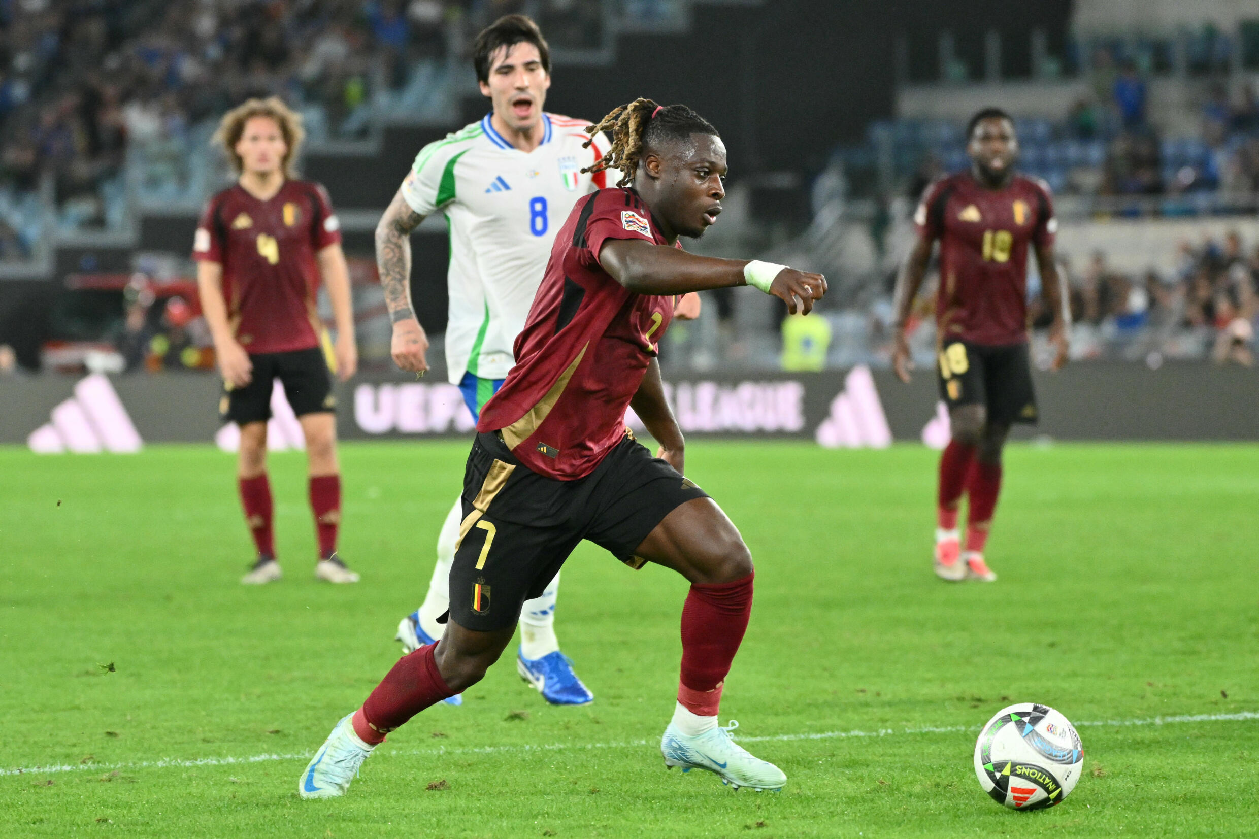 L'attaquant belge Jérémy Doku contre l'Italie en Ligue des nations, le 10 octobre 2024, à Rome.