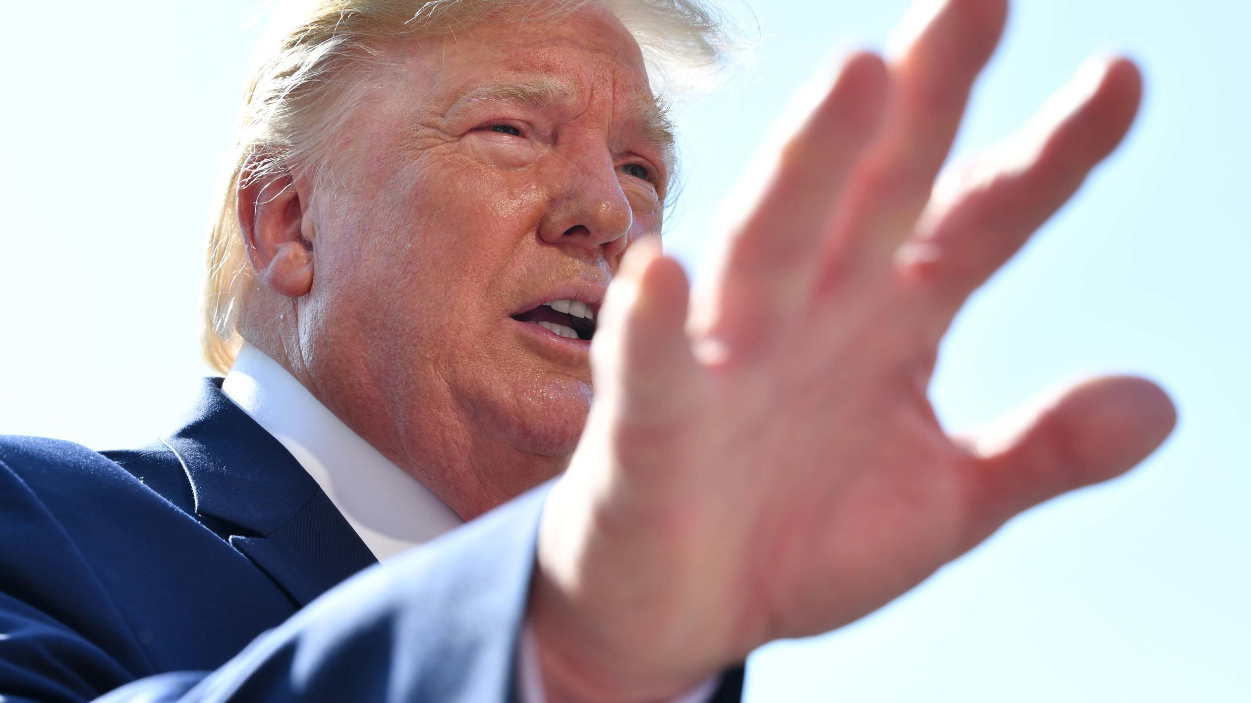 Les Etats Unis Vont Refuser La Nationalite Aux Migrants Beneficiant D Aides Sociales